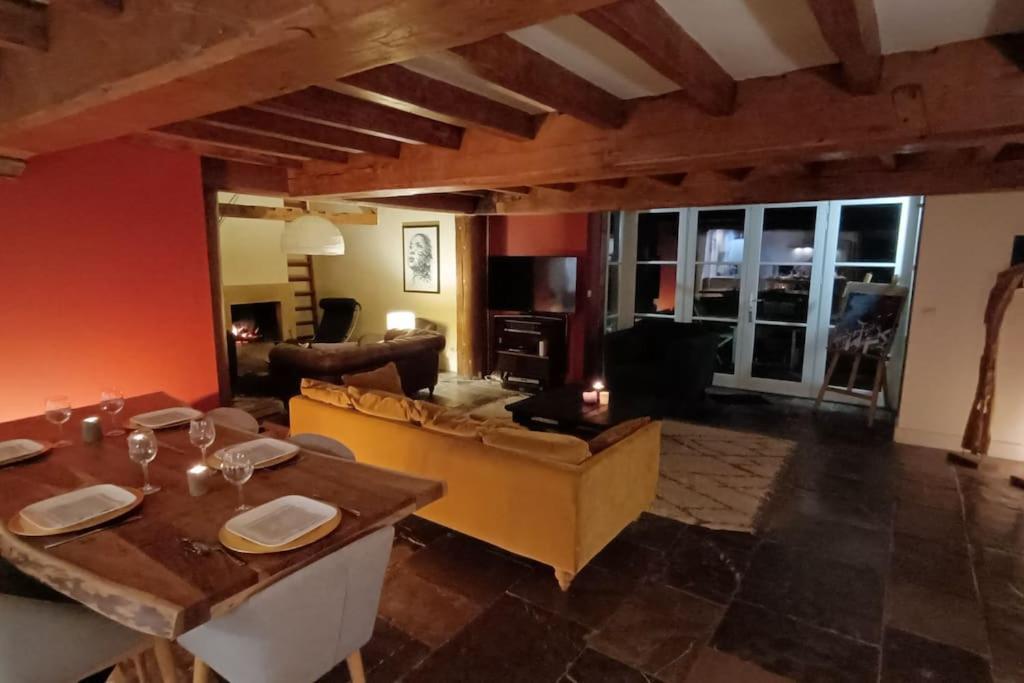 Ferme De Caractere Avec Piscine Et Cheminee Villa Sainghin-en-Melantois Exterior photo